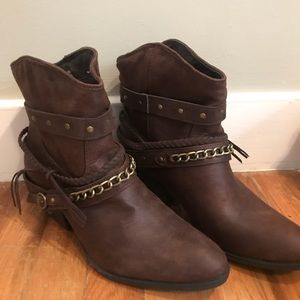 NWOT Boho Western Ankle Boot